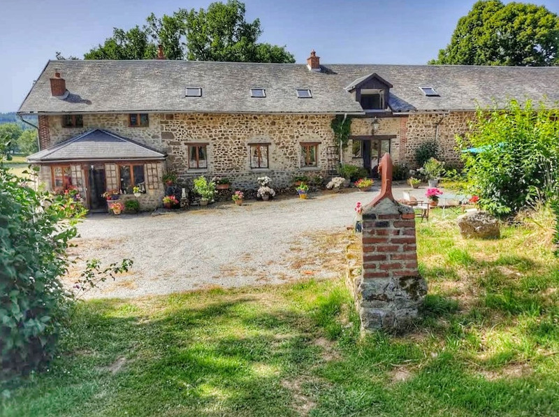 Maison à vendre à Ars, Creuse - 445.200 € - photo 1