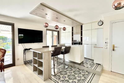 French property for sale in Nice, Alpes-Maritimes - €849,000 - photo 5