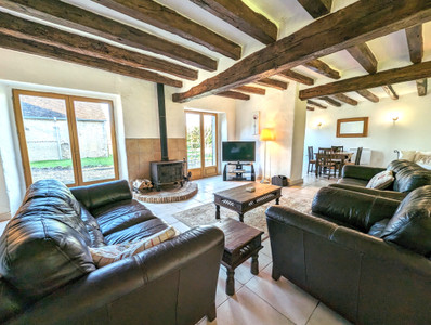 French property for sale in Noyant-Villages, Maine-et-Loire - €315,500 - photo 2