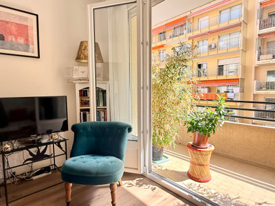 French property for sale in Antibes, Alpes-Maritimes - €225,000 - photo 8