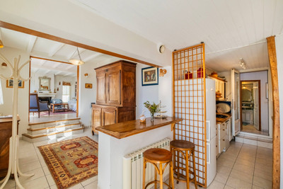 Spacious family holiday home on Ile de Ré with nearby beach access