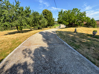 Propriété à vendre à Montmoreau, Charente - 360 000 € - photo n°2