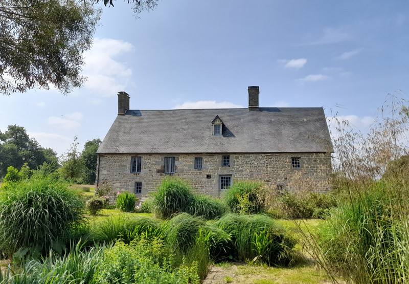 Maison à vendre à Bellou-en-Houlme, Orne - 550.000 € - photo 1