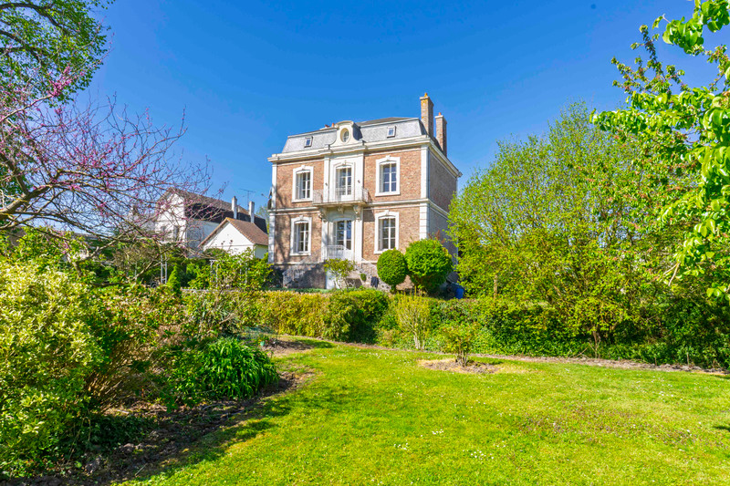 French property for sale in Hangest-sur-Somme, Somme - €519,400 - photo 9