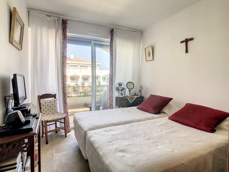 French property for sale in Avignon, Vaucluse - €235,000 - photo 4