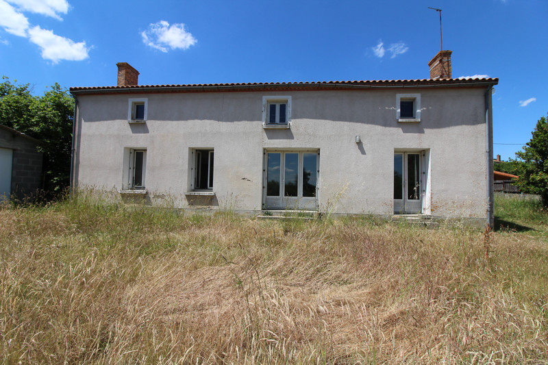 Maison à vendre à Glénay, Deux-Sèvres - 127 530 € - photo 1
