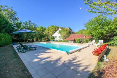 French property for sale in Pressignac-Vicq, Dordogne - €382,000 - photo 2
