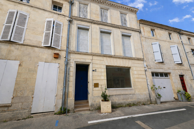 Propriété à vendre à Saint-Savinien, Charente-Maritime - 299 600 €
