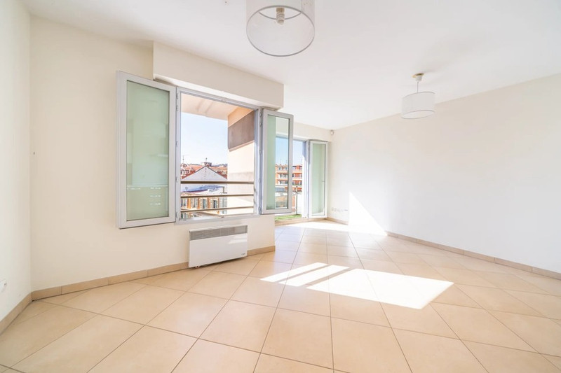 French property for sale in Nice, Alpes-Maritimes - €620,000 - photo 3