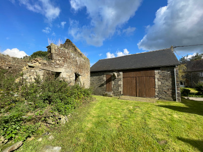 French property for sale in Uzel, Côtes-d'Armor - €66,600 - photo 1