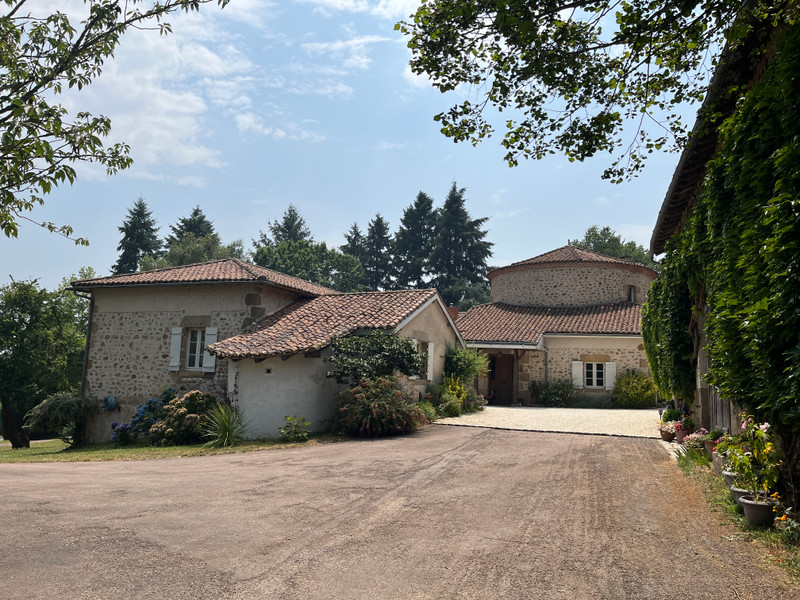 French property for sale in Nontron, Dordogne - €365,000 - photo 10