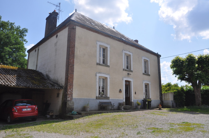 French property for sale in Montaigut-le-Blanc, Creuse - €179,280 - photo 2