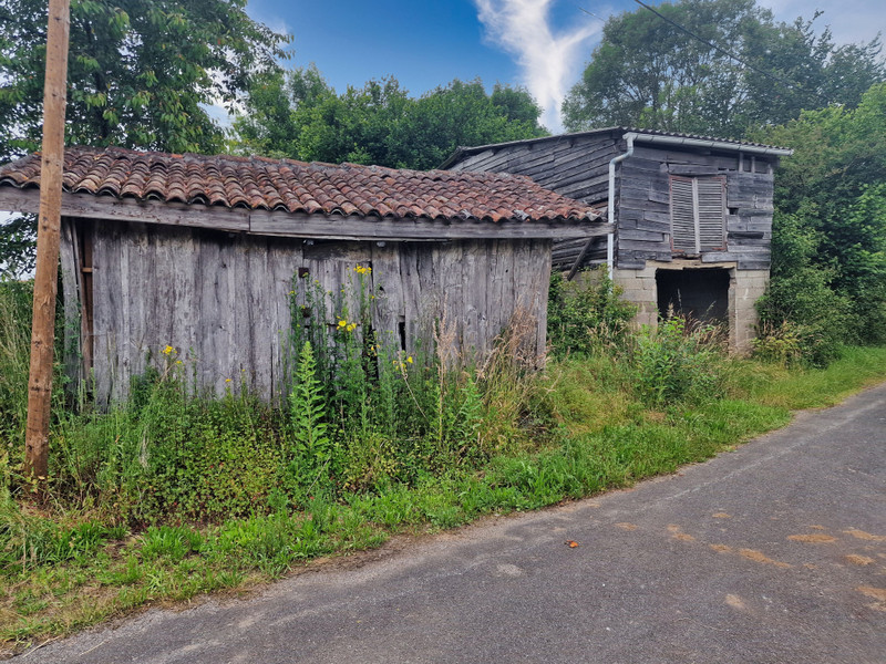 French property for sale in Saulgond, Charente - €15,000 - photo 7