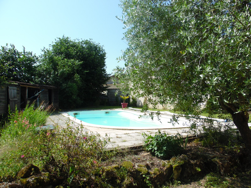 French property for sale in Périssac, Gironde - €299,900 - photo 2