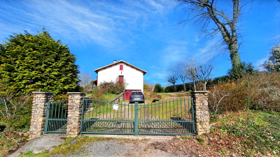 Chalet à vendre à Maisonnais-sur-Tardoire, Haute-Vienne, Limousin, avec Leggett Immobilier