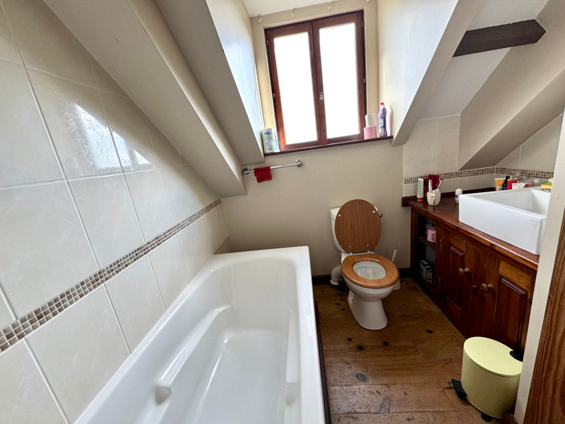 French property for sale in Plonévez-du-Faou, Finistère - €159,900 - photo 7