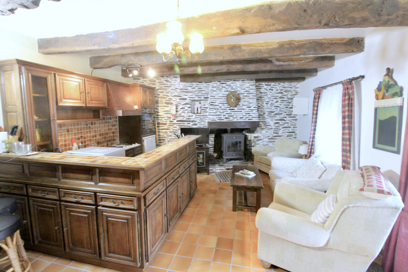 French property for sale in Caurel, Côtes-d'Armor - €99,999 - photo 2