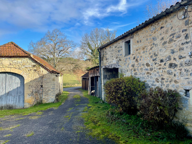 French property for sale in Les Arques, Lot - €212,000 - photo 2