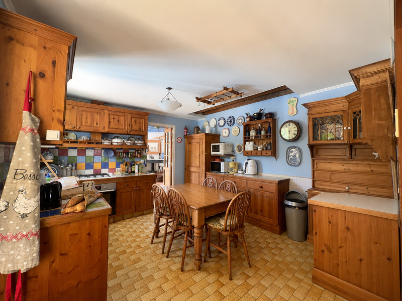 French property for sale in Villefranche-de-Lonchat, Dordogne - €371,000 - photo 2