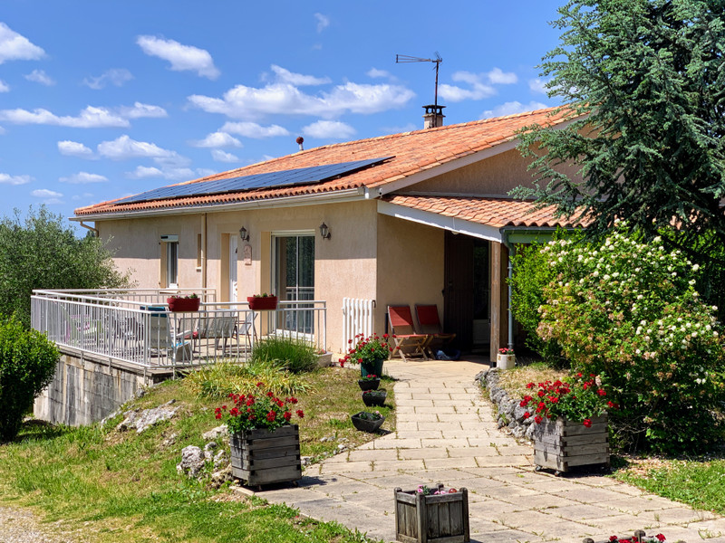 Maison à vendre à Saint-Avit, Charente - 240 750 € - photo 1