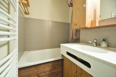 French property for sale in Morzine, Haute-Savoie - €139,000 - photo 7