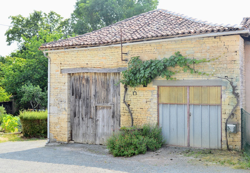 House for sale in AunacsurCharente Charente Stone house. 3