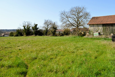 French property for sale in Aunac-sur-Charente, Charente - €42,500 - photo 3