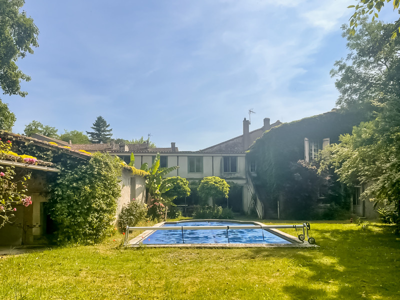 Maison à vendre à Coteaux-du-Blanzacais, Charente - 258 100 € - photo 1