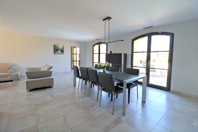 French property for sale in Uzès, Gard - €995,000 - photo 3