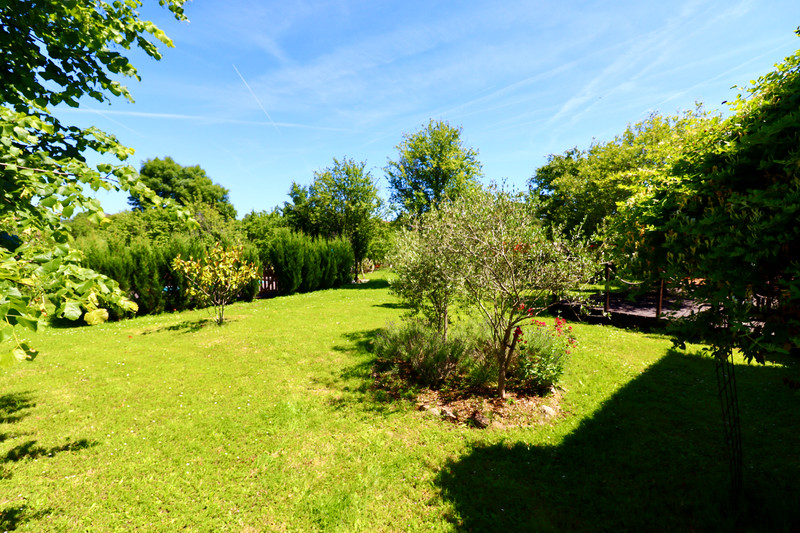 French property for sale in Montbron, Charente - €260,000 - photo 7