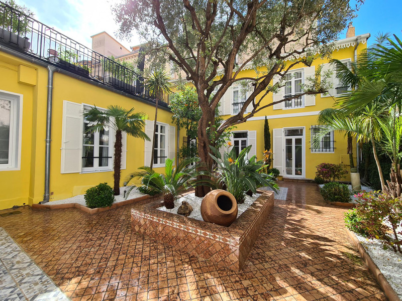 French property for sale in Cannes, Alpes-Maritimes - €1,950,000 - photo 0