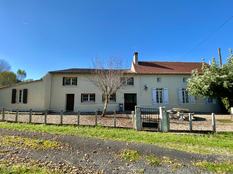 French property for sale in Saint-Martin-de-Gurson, Dordogne - &#8364;349,800 - photo 2