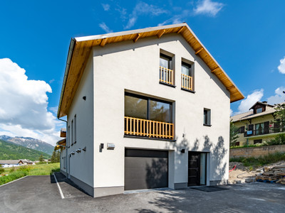 Chalet à vendre à Saint-Chaffrey, Hautes-Alpes, PACA, avec Leggett Immobilier