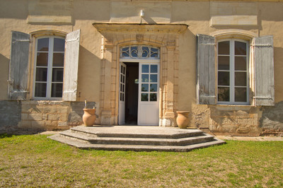 French property for sale in Clairac, Lot-et-Garonne - €1,000,000 - photo 2