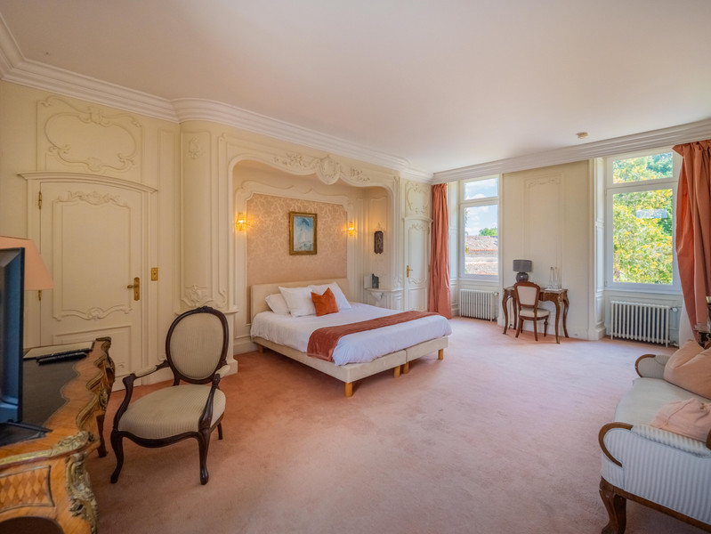 French property for sale in Angoulême, Charente - €3,150,000 - photo 7