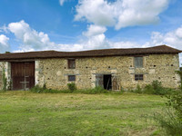 Chateau à vendre à Oroux, Deux-Sèvres - 371.000 € - photo 13