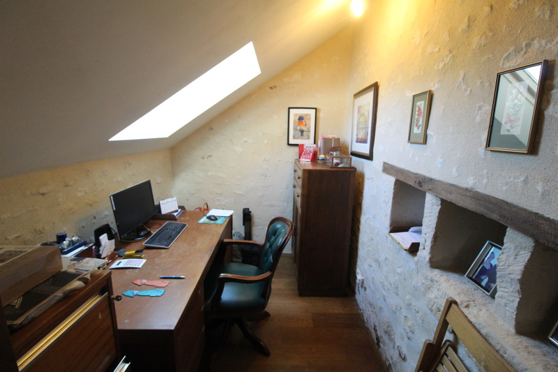 French property for sale in Charnizay, Indre-et-Loire - €371,000 - photo 7