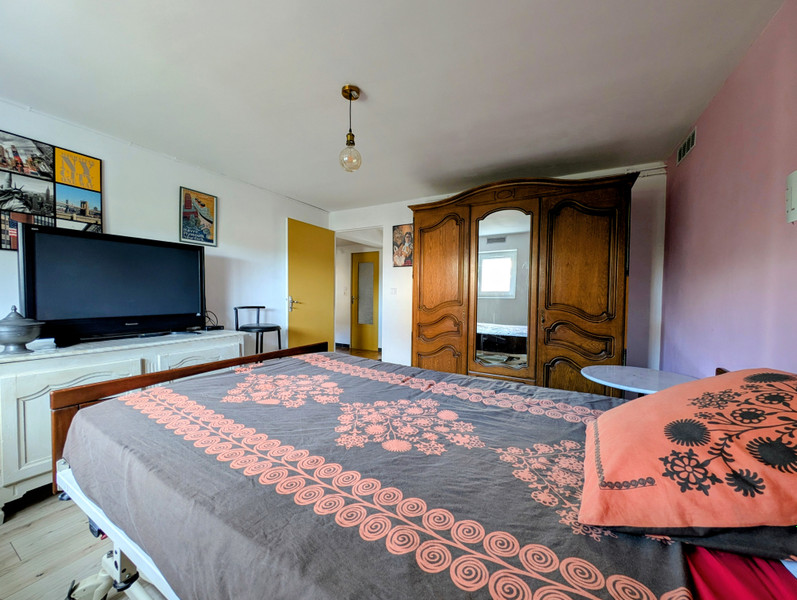 French property for sale in Ruffec, Charente - €181,000 - photo 6