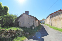 Maison à vendre à Lussac-les-Châteaux, Vienne - 17.000 € - photo 13