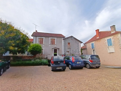 Maison à vendre à Grand-Brassac, Dordogne, Aquitaine, avec Leggett Immobilier