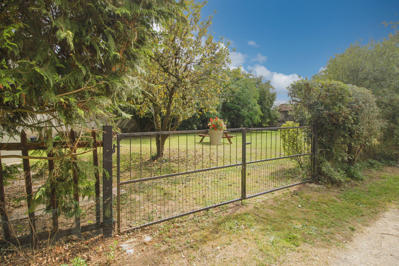 French property for sale in Vernoux-en-Gâtine, Deux-Sèvres - €167,500 - photo 8