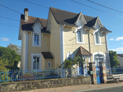 Maison à vendre à La Coquille, Dordogne, Aquitaine, avec Leggett Immobilier