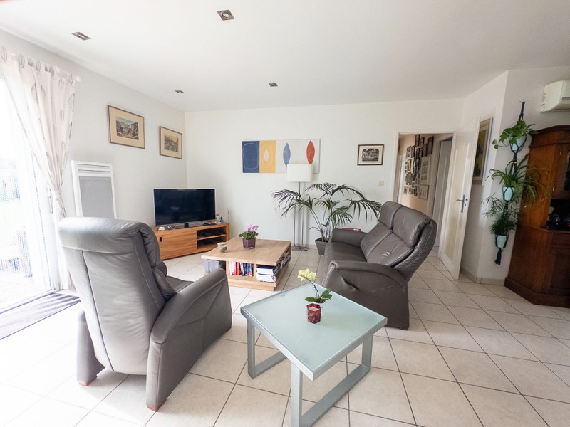 French property for sale in Miramont-de-Guyenne, Lot-et-Garonne - €254,400 - photo 1