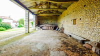 Maison à vendre à Saint-Pierre-de-Juillers, Charente-Maritime - 299.600 € - photo 12