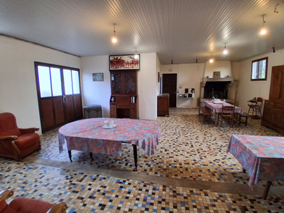 French property for sale in Largeasse, Deux-Sèvres - €299,600 - photo 8