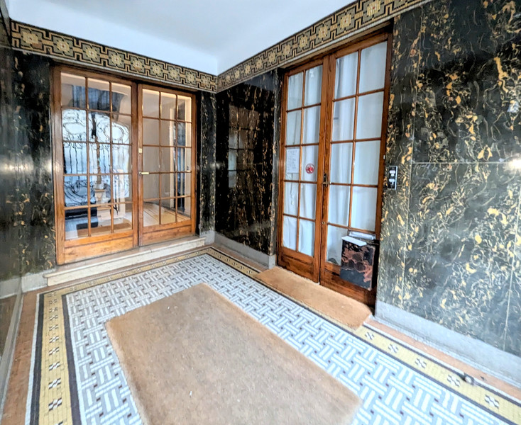 French property for sale in Paris 15e Arrondissement, Paris - €930,000 - photo 9