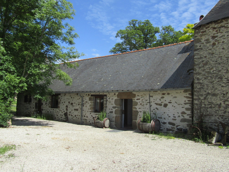 French property for sale in Saint-Aubin-du-Désert, Mayenne - photo 2