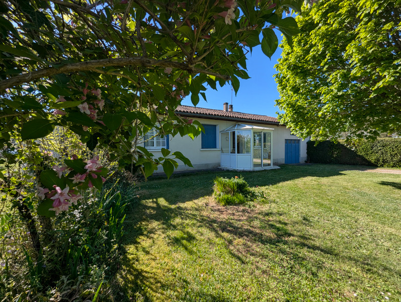 French property for sale in Écuras, Charente - €119,900 - photo 2