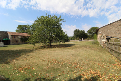 French property for sale in Asnières-sur-Blour, Vienne - €349,500 - photo 9