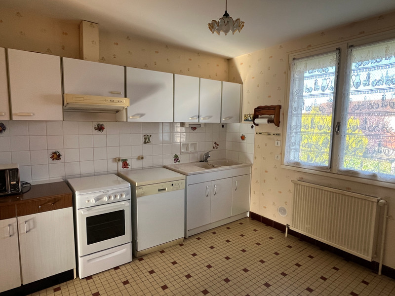 French property for sale in Ruffec, Charente - €107,000 - photo 3